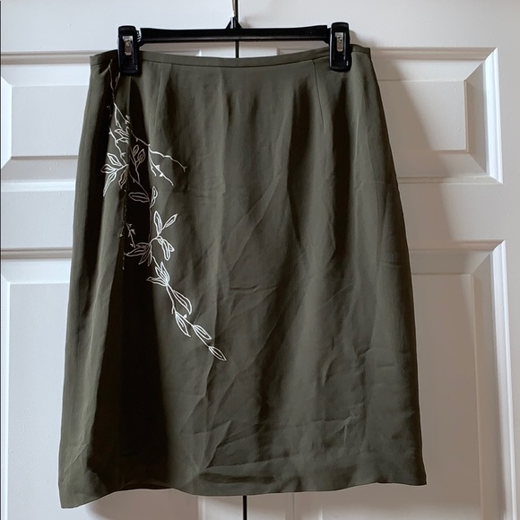 Causal Corner skirt - Picture 1 of 8